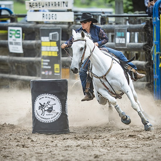BARREL RACE